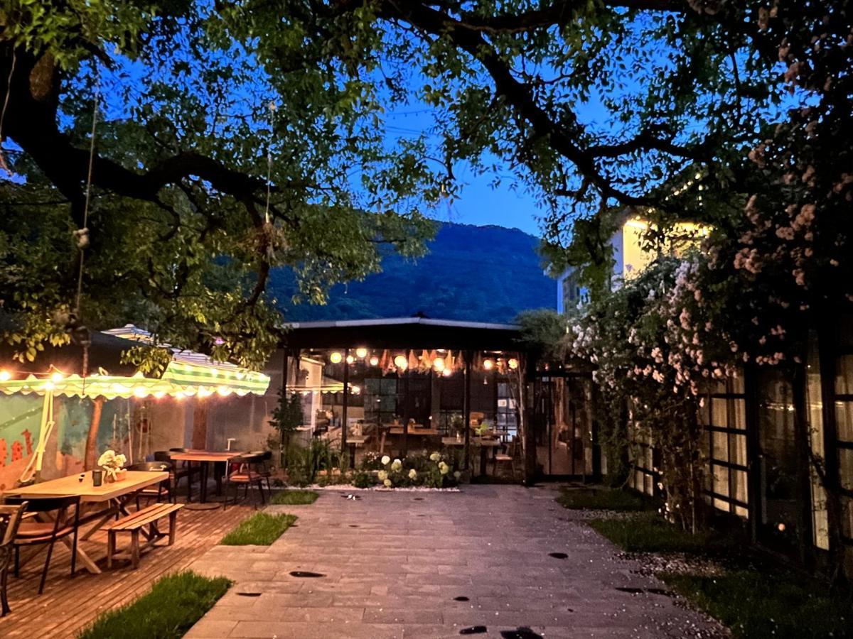 Encounter Garden Great Wall Holiday Guesthouse Peking Exterior foto